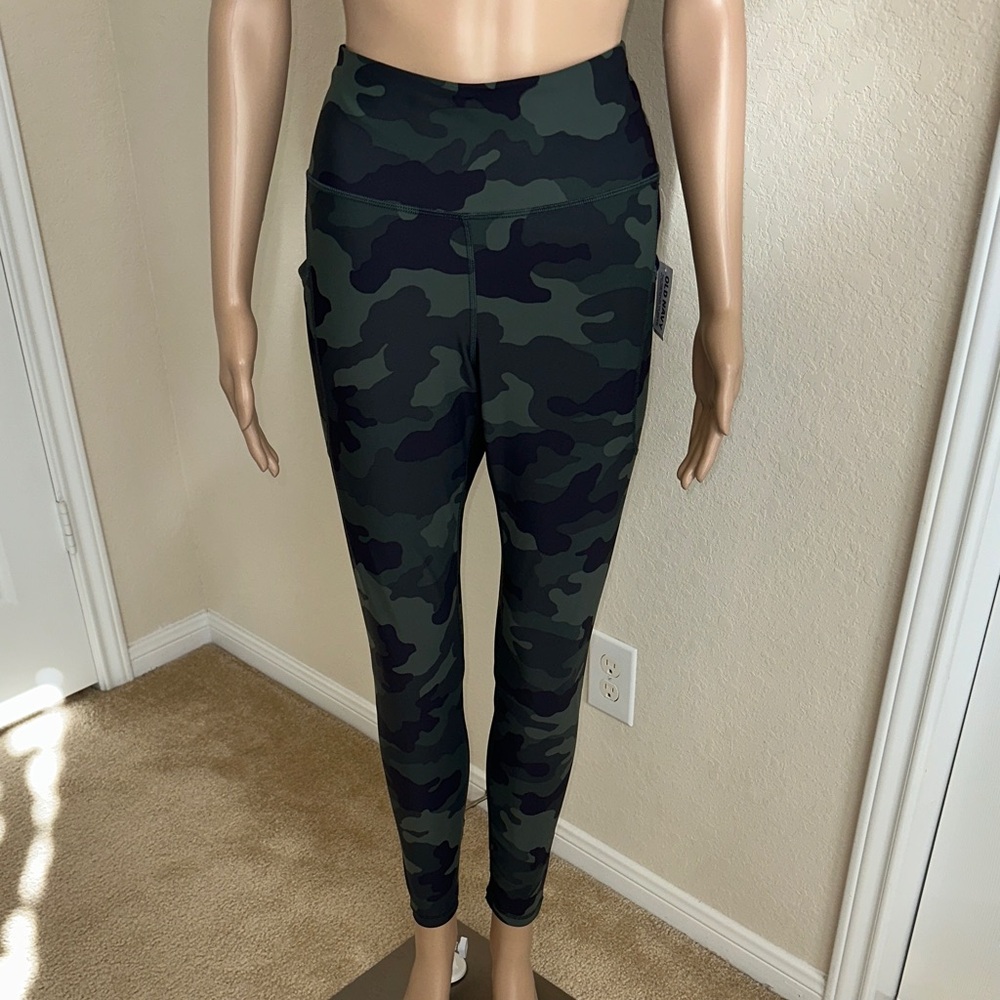 Old Navy Green Camo Legging.